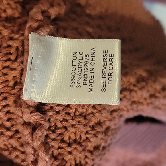 Pink cable knit sweater - Picture 4 of 4